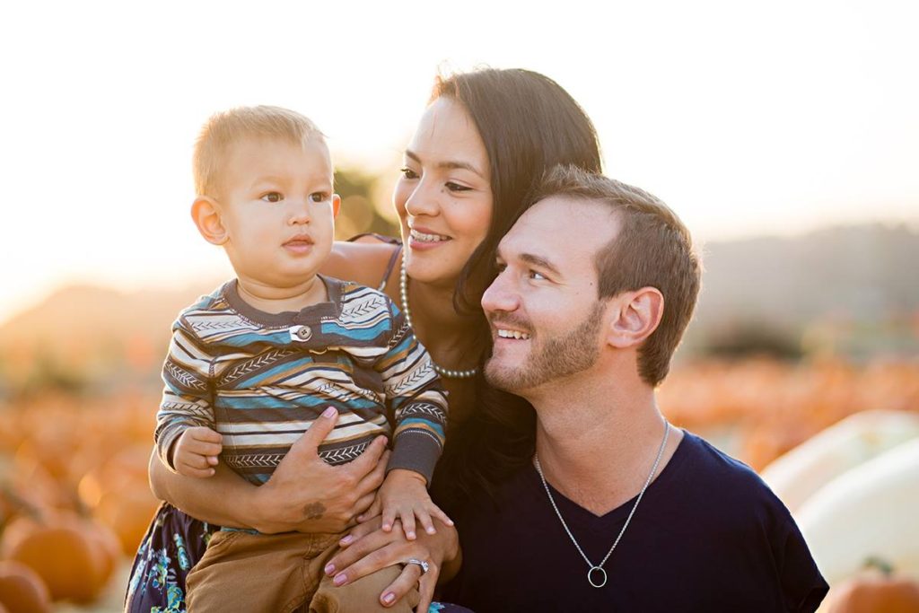 Nick Vujicic life story man with no limbs