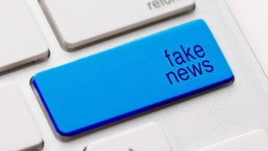 tips to spot fake news sites
