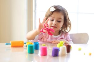 Easy homemade DIY Craft Projects to Keep Your Toddler Engaged and Busy
