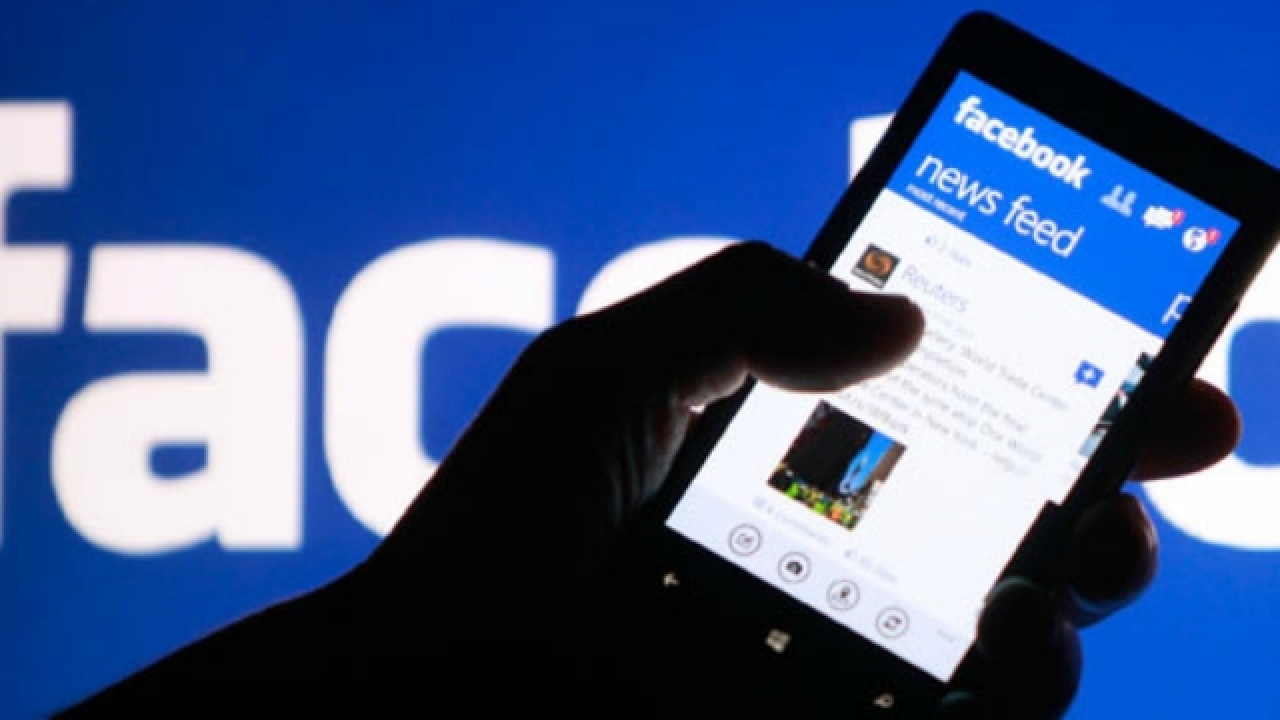 5 Best Ways to Clean Up Facebook News Feed
